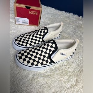 Vans big boys size 5 NEW